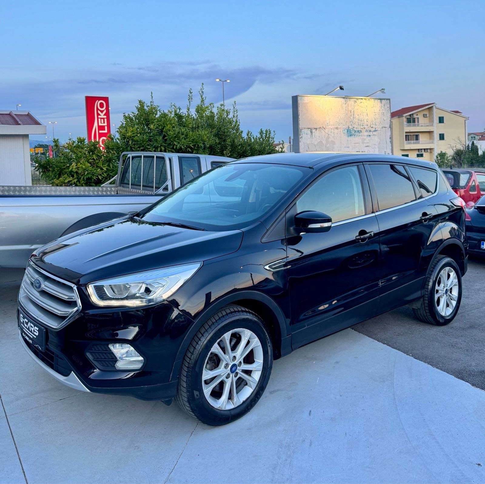 Ford Kuga 1,5 TDCi —Mod 2019—110tkm—REG.GOD.DANA—AMBIENT—NAVI—JAMSTVO!, fotografija 3