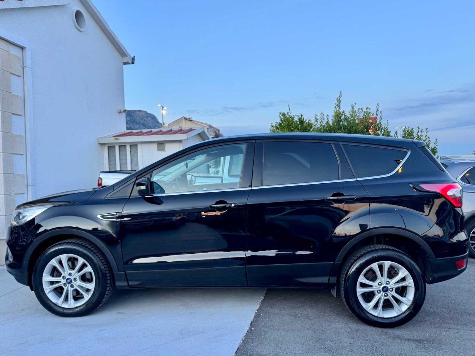 Ford Kuga 1,5 TDCi —Mod 2019—110tkm—REG.GOD.DANA—AMBIENT—NAVI—JAMSTVO!, fotografija 4