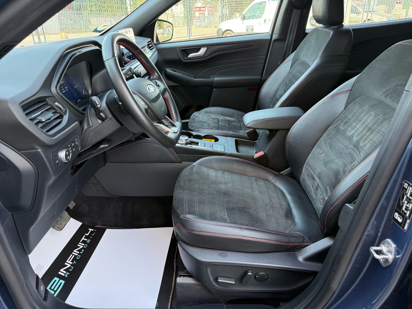 Ford Kuga 1,5 TDCI ST Line LEASING BEZ UČEŠĆA, AUTOMAT, VIRT, NAVI, fotografija 12