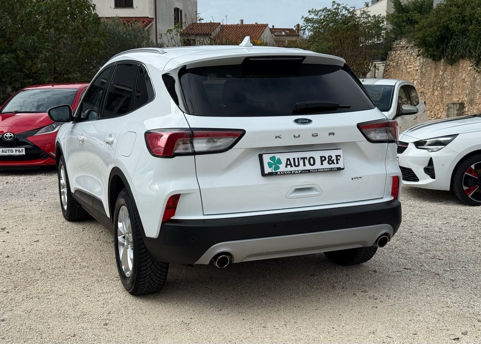 FORD Kuga 1.5 TDCi Titanium *120 ks+sva oprema+registracija 11/2026., fotografija 6