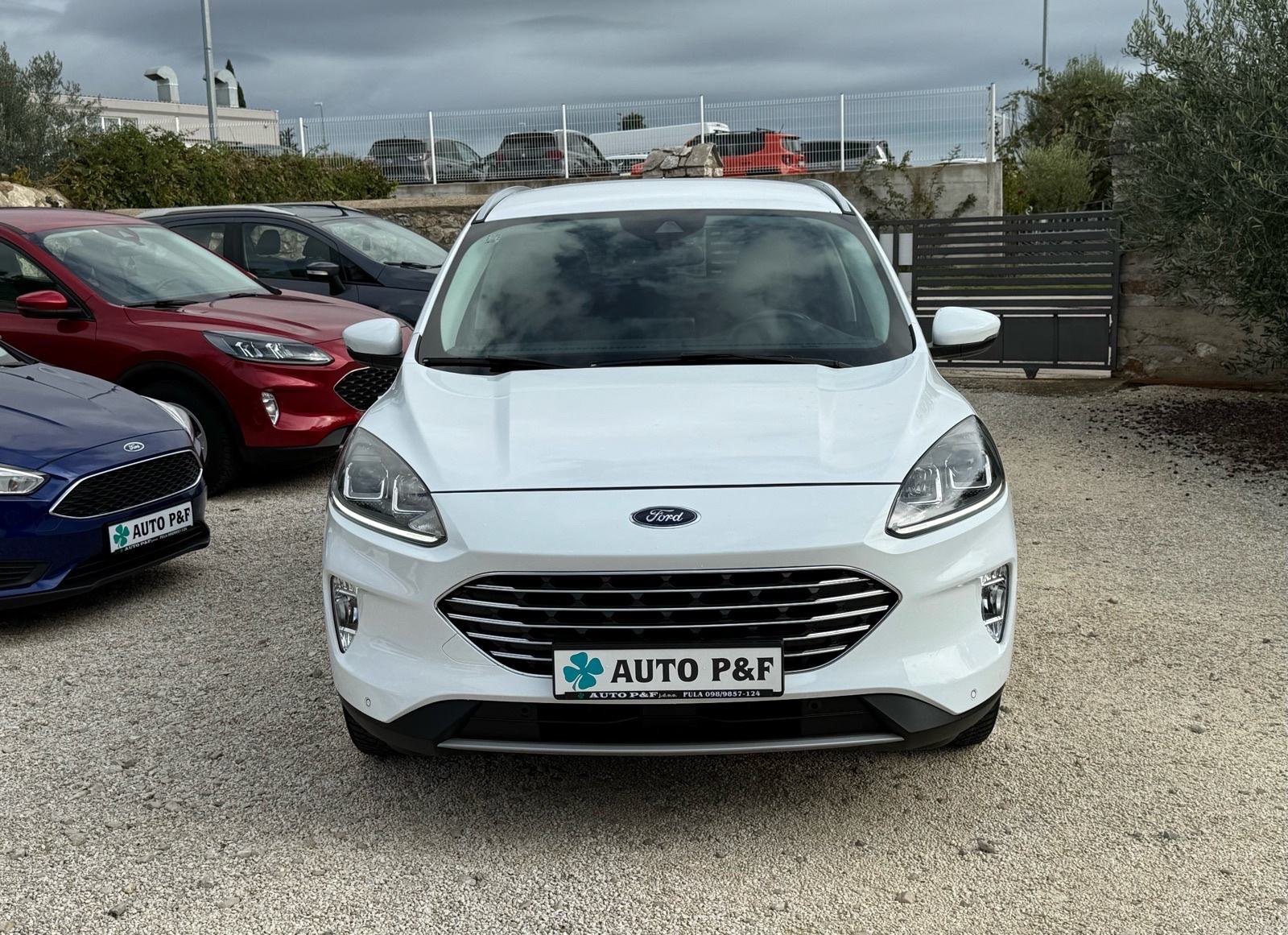FORD Kuga 1.5 TDCi Titanium *120 ks+sva oprema+registracija 11/2026., fotografija 12