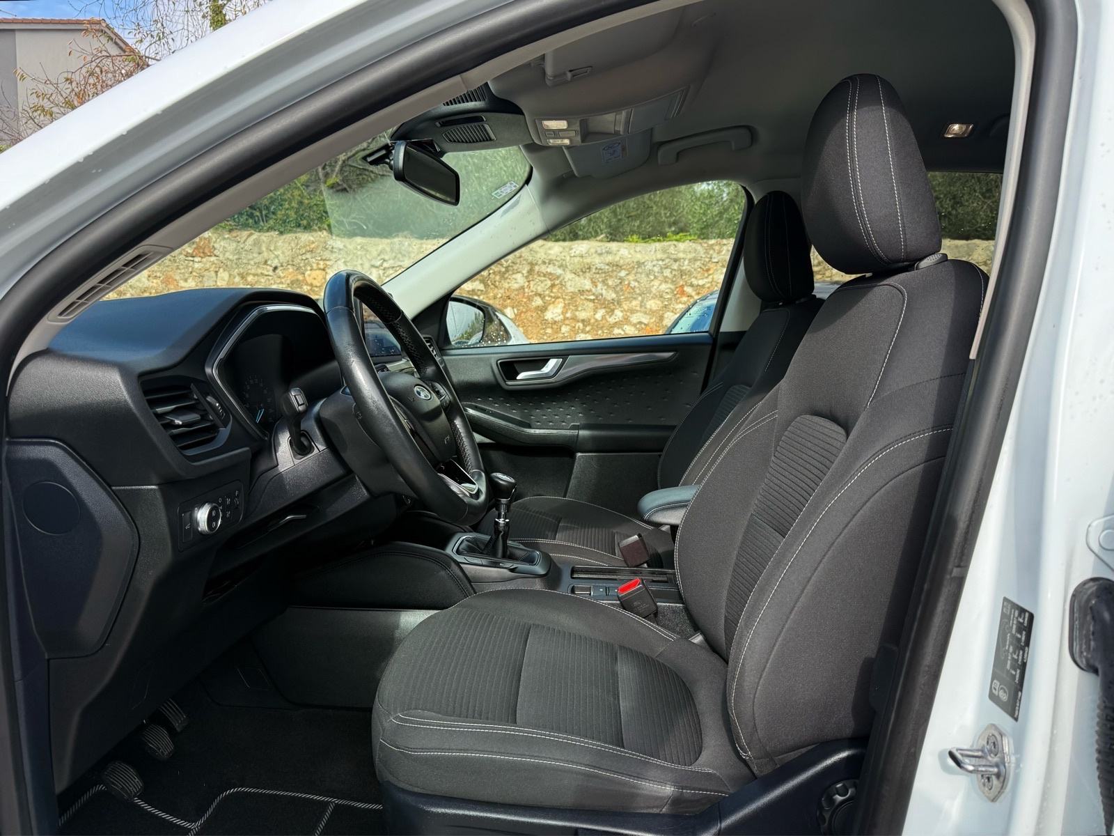 FORD Kuga 1.5 TDCi Titanium *120 ks+sva oprema+registracija 11/2026., fotografija 13
