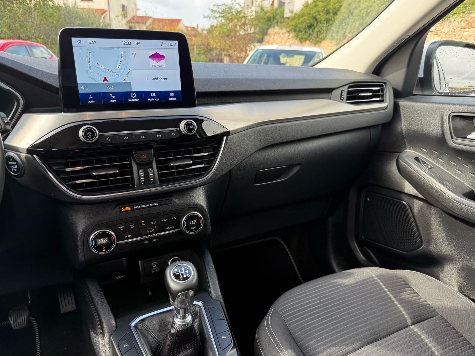 FORD Kuga 1.5 TDCi Titanium *120 ks+sva oprema+registracija 11/2026., fotografija 20