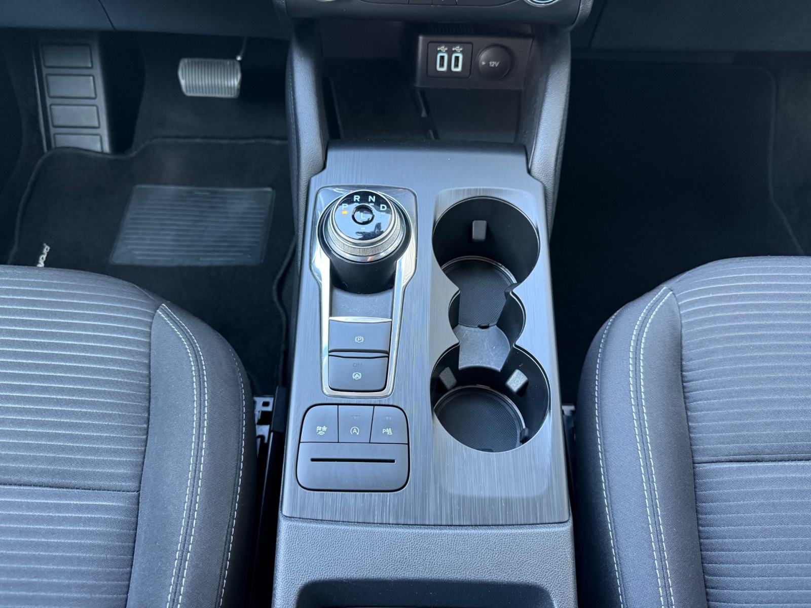 Ford Kuga 1.5EcoBoost AUTOMATIK °NAVI°KAMERA°JAMSTVO 12MJ°LEASING BEZ, fotografija 14