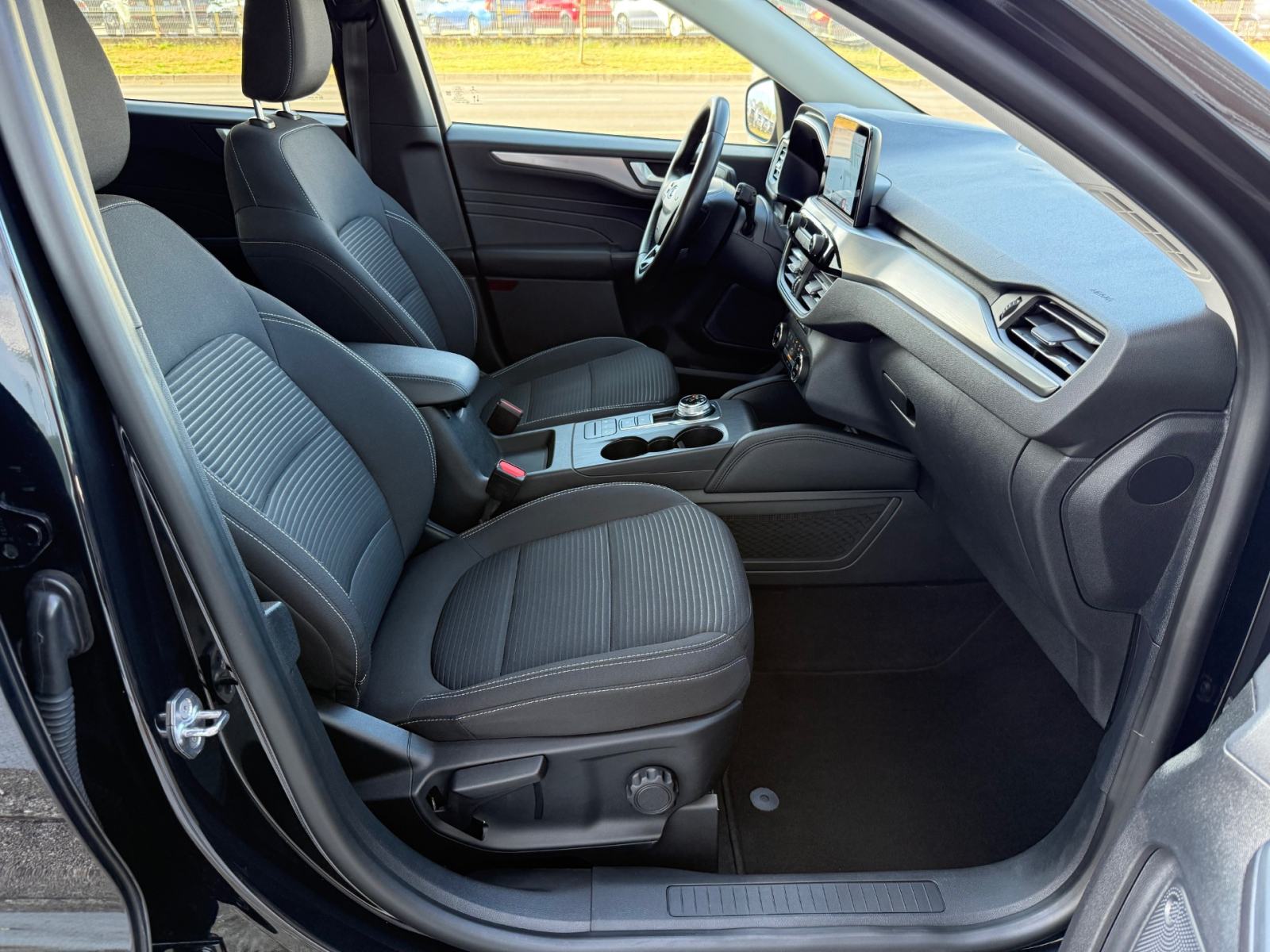 Ford Kuga 1.5EcoBoost AUTOMATIK °NAVI°KAMERA°JAMSTVO 12MJ°LEASING BEZ, fotografija 19
