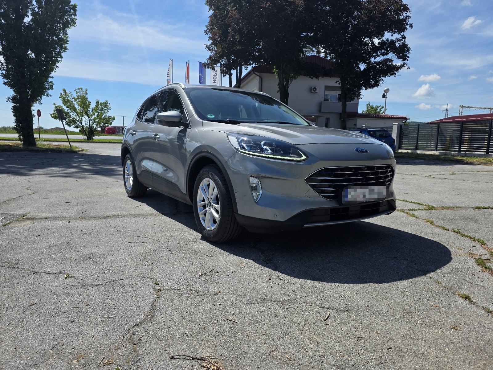 Ford Kuga 2,0 EcoBlue automatik TITANIUM LEASING R1 SERVISNA, fotografija 2