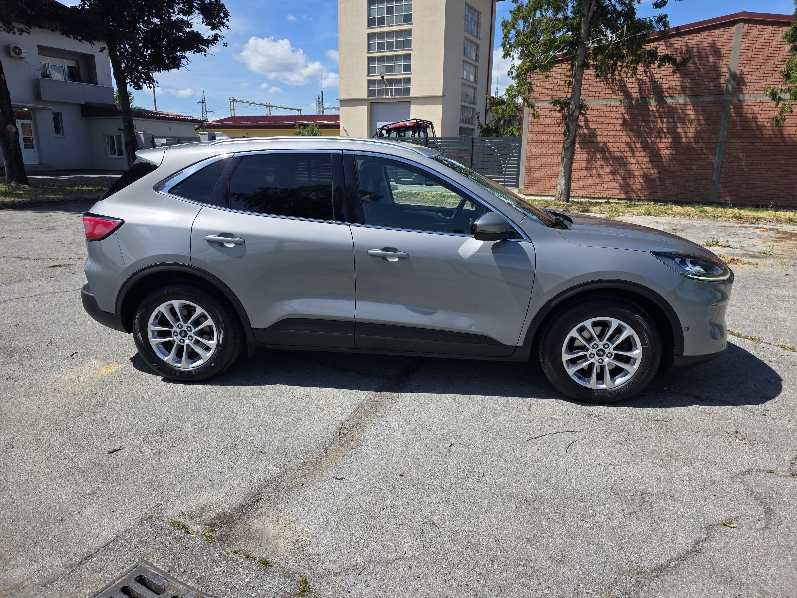 Ford Kuga 2,0 EcoBlue automatik TITANIUM LEASING R1 SERVISNA, fotografija 4