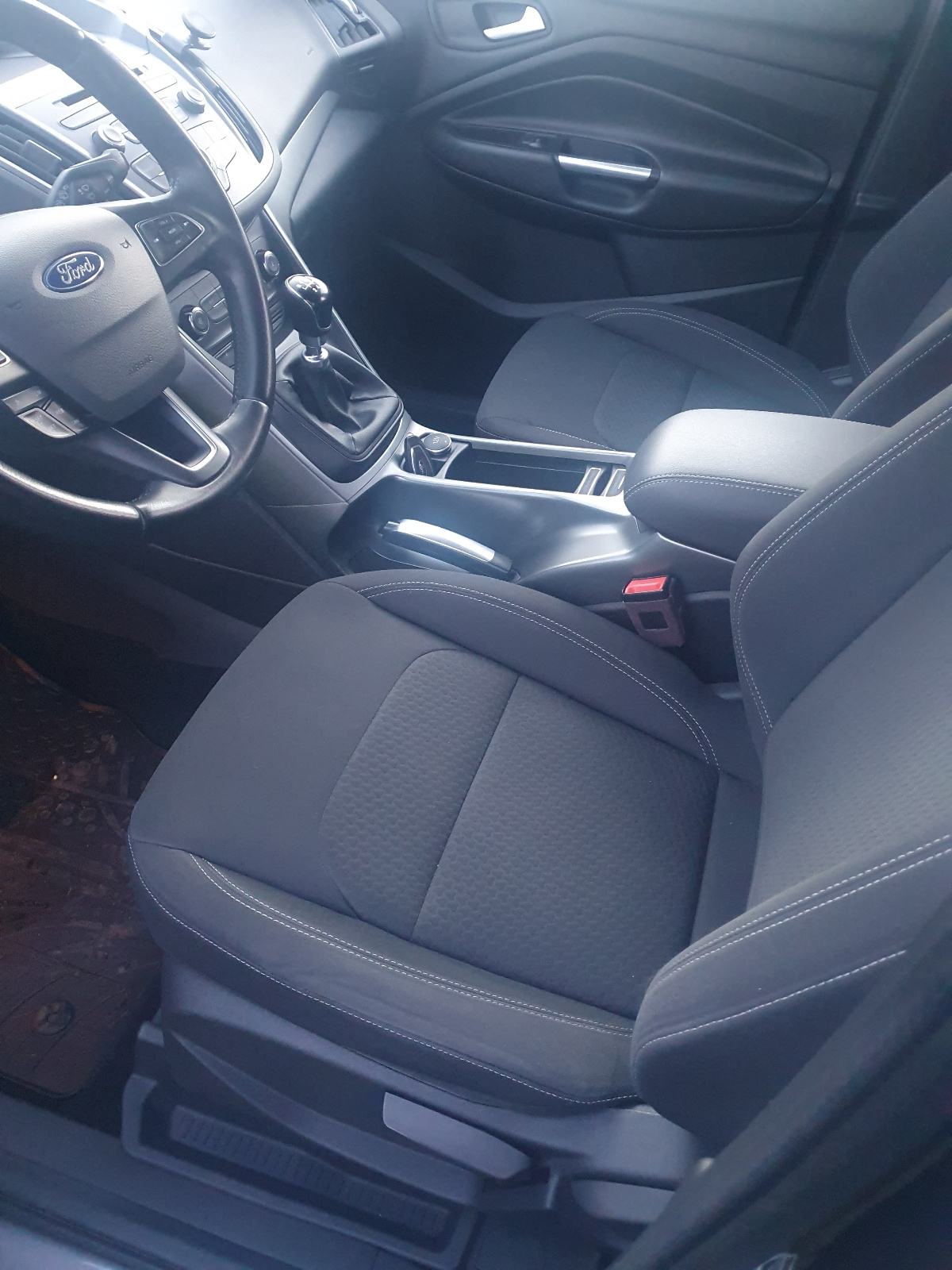 Ford Kuga 2.0 TDCI, 109tkm, fotografija 11
