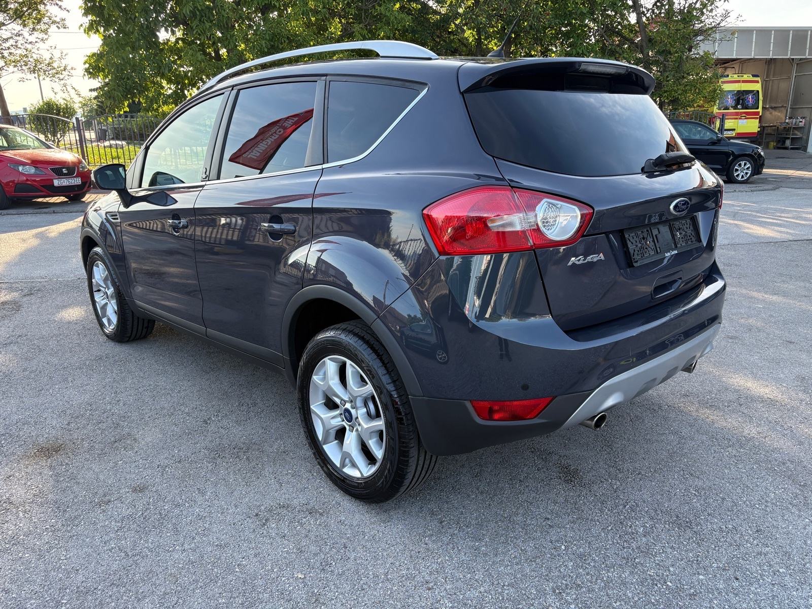 Ford Kuga 2,0 TDCI 4x4/GRIJ.SJED/KEYLESS/V.SERVIS/TOP STANJE!, pogled izvana - slika 3