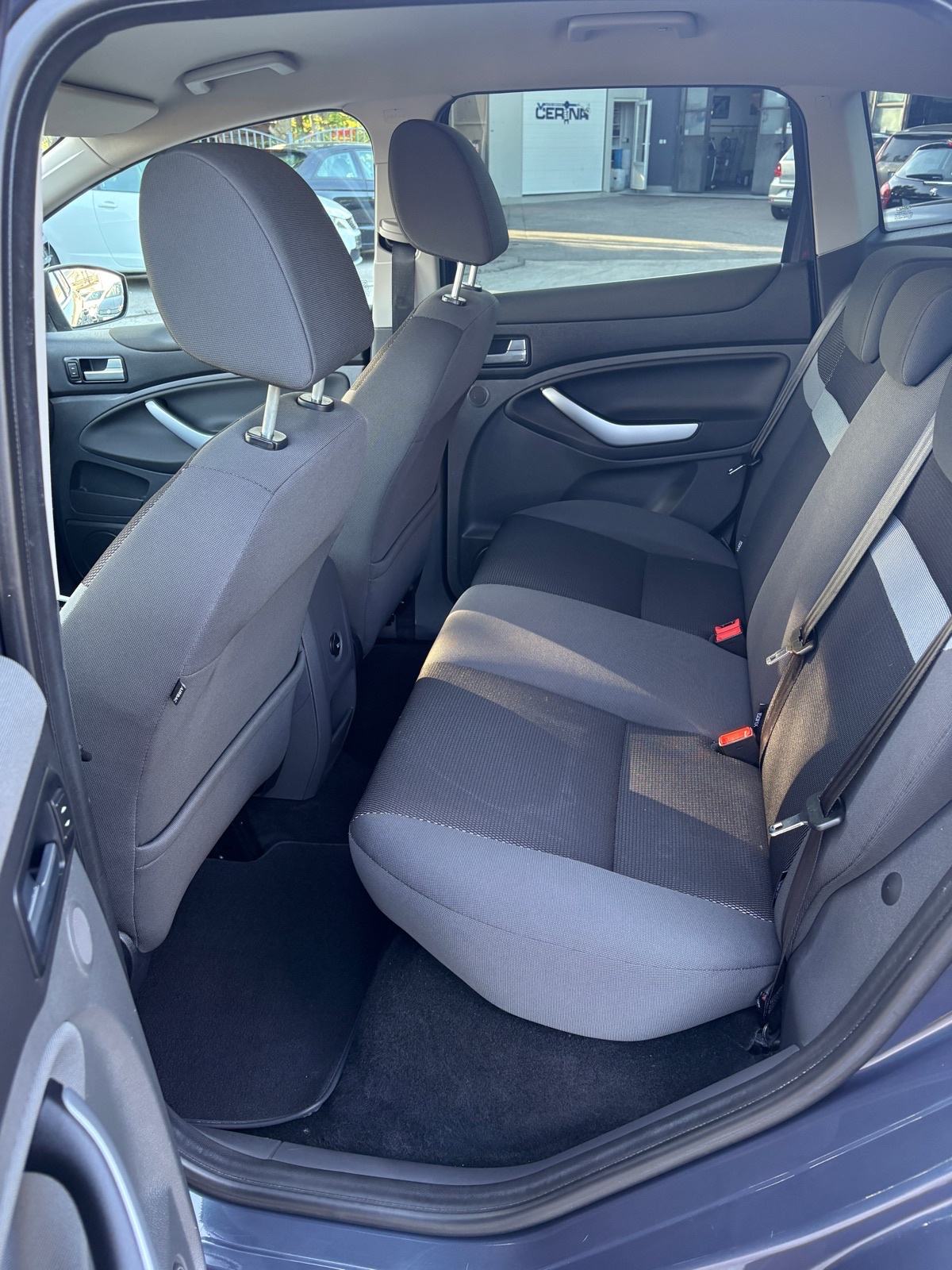 Ford Kuga 2,0 TDCI 4x4/GRIJ.SJED/KEYLESS/V.SERVIS/TOP STANJE!, fotografija 13