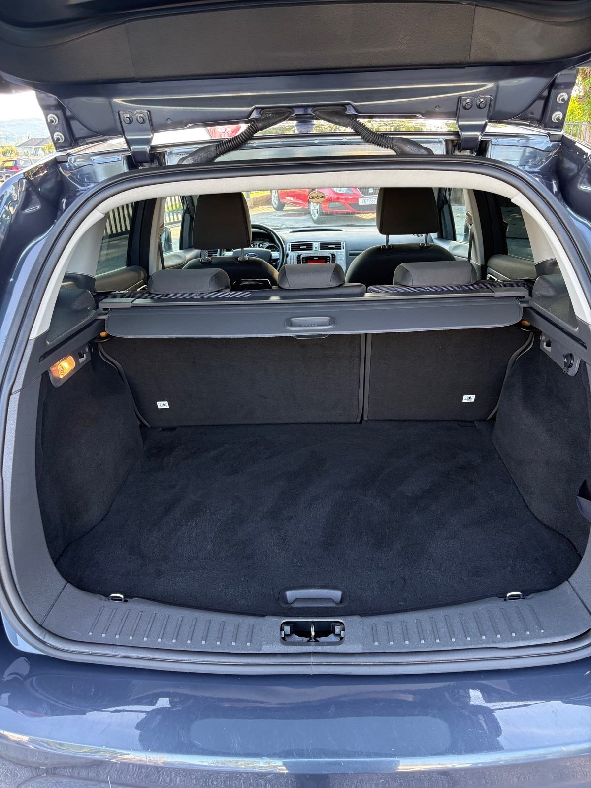Ford Kuga 2,0 TDCI 4x4/GRIJ.SJED/KEYLESS/V.SERVIS/TOP STANJE!, fotografija 14