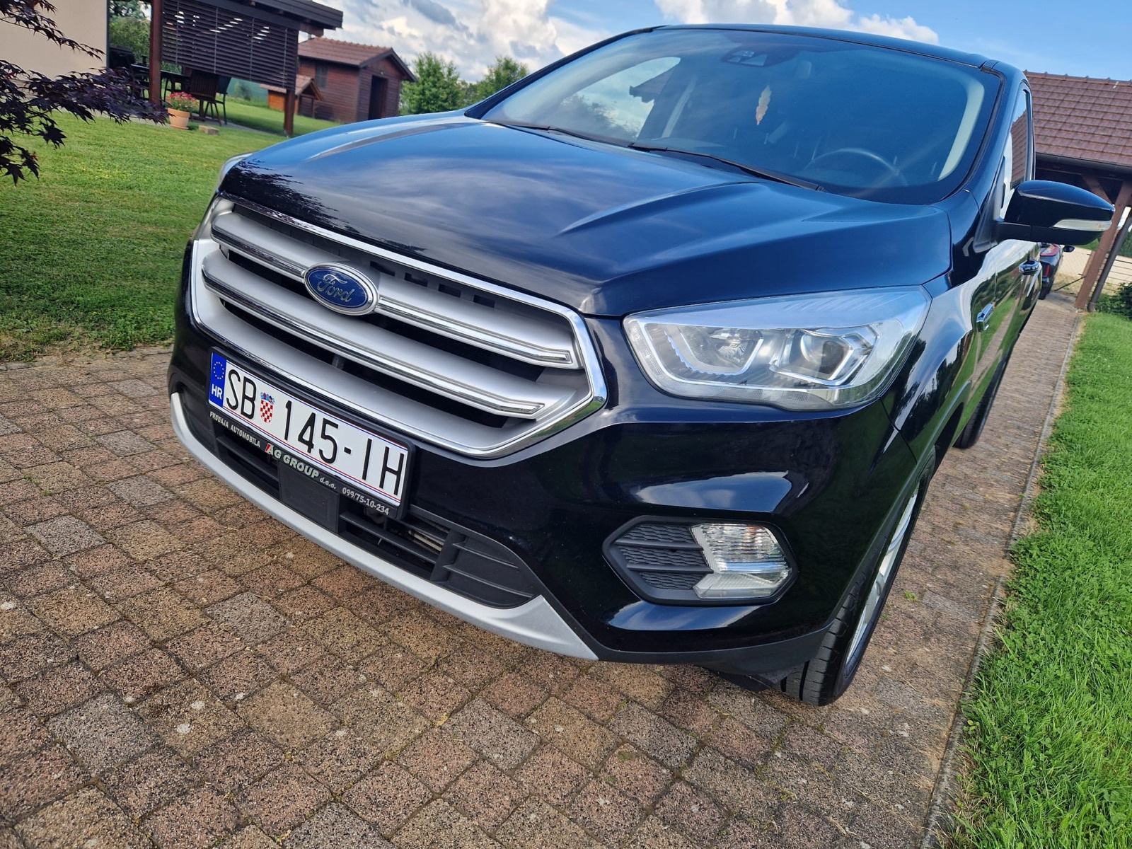 Stilvolle Ford Kuga Automatik Ebenbild