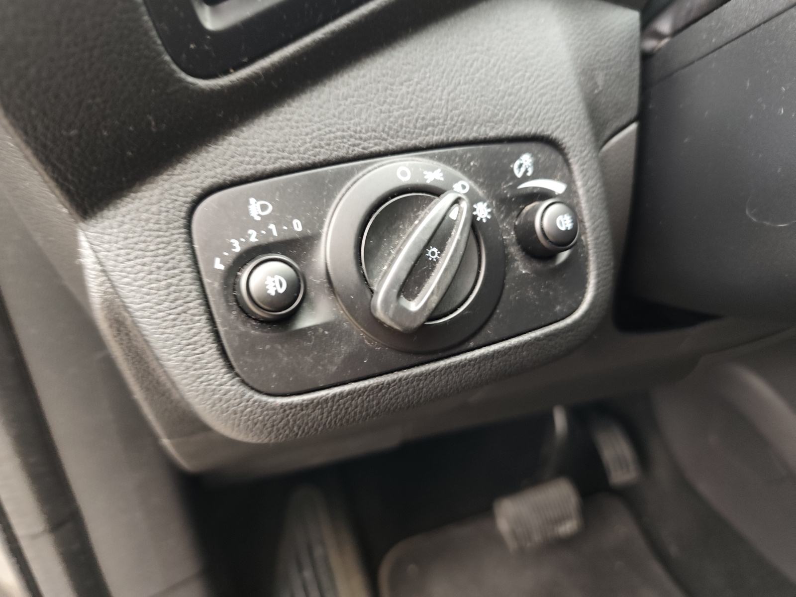 FORD KUGA 2,0TDCI AUTOMATIK EURO 6 NIKAD U SUDARU...., fotografija 16