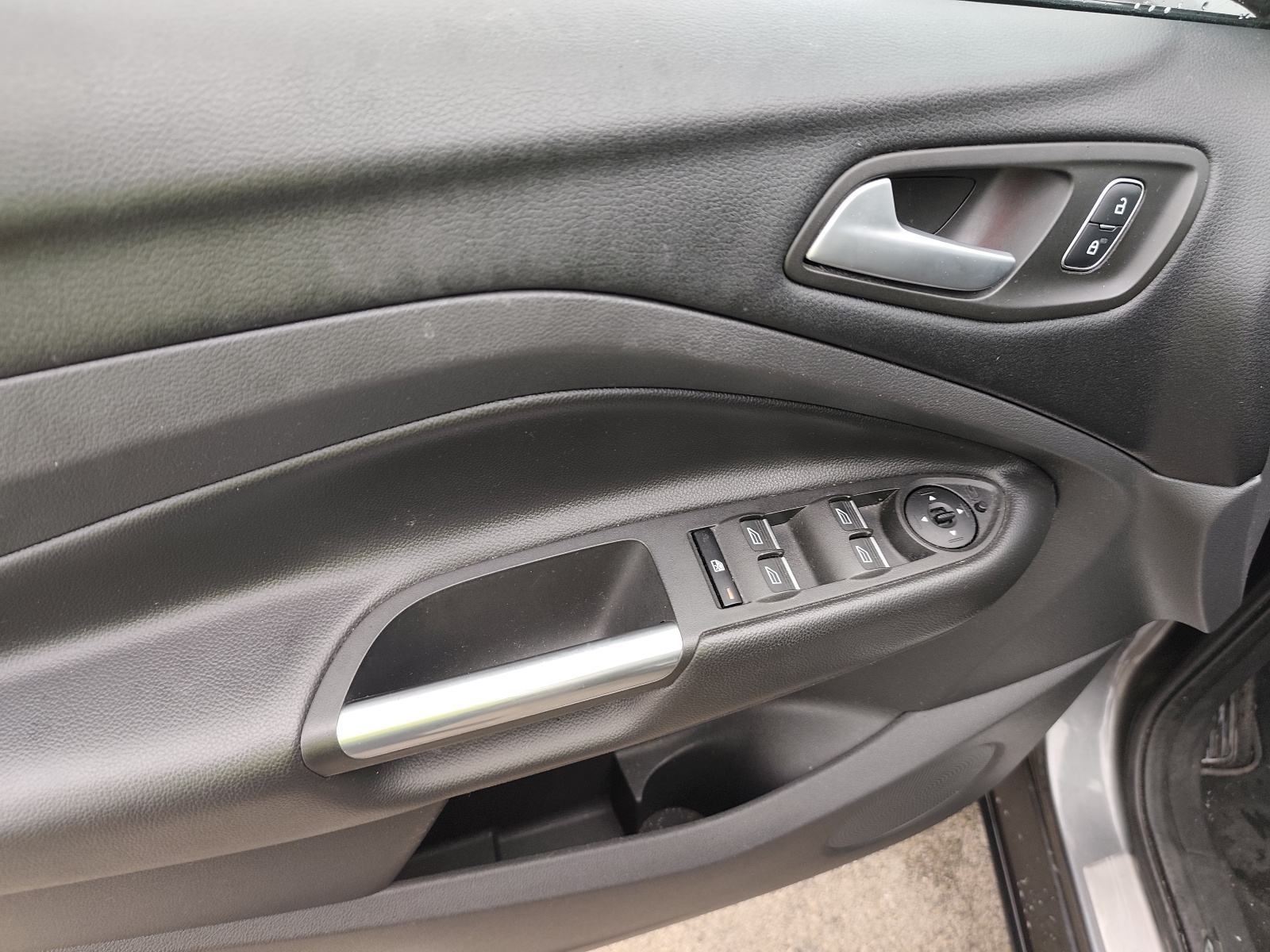 FORD KUGA 2,0TDCI AUTOMATIK EURO 6 NIKAD U SUDARU...., fotografija 18