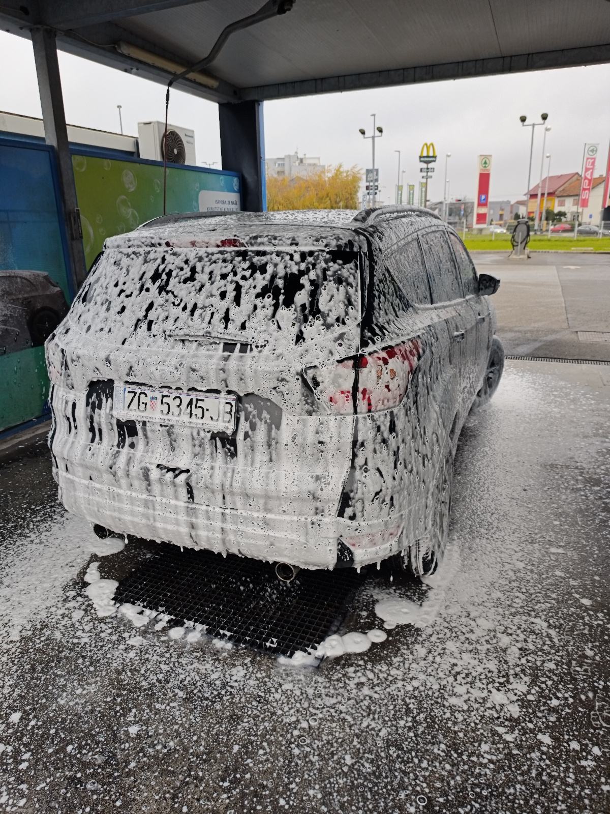 FORD KUGA 2,0TDCI AUTOMATIK EURO 6 NIKAD U SUDARU...., fotografija 20
