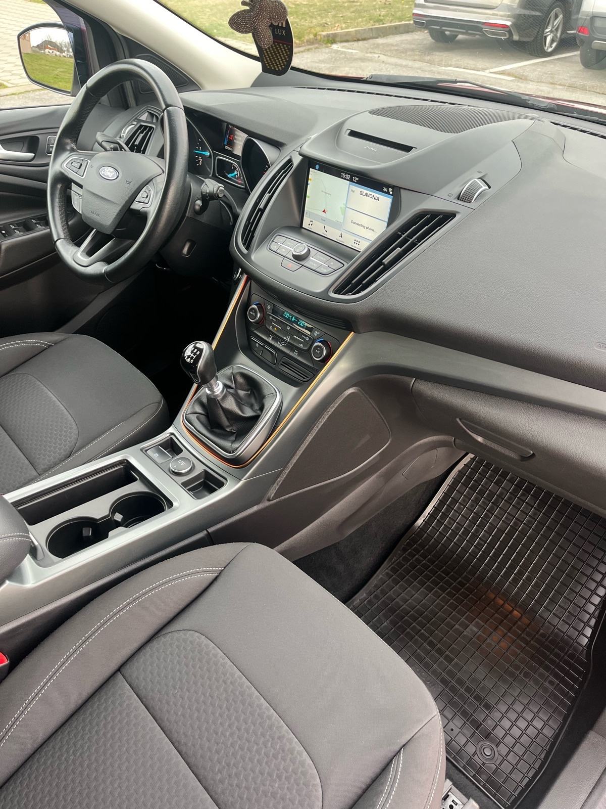 Ford Kuga 2,0 TDCi Titanium, fotografija 11