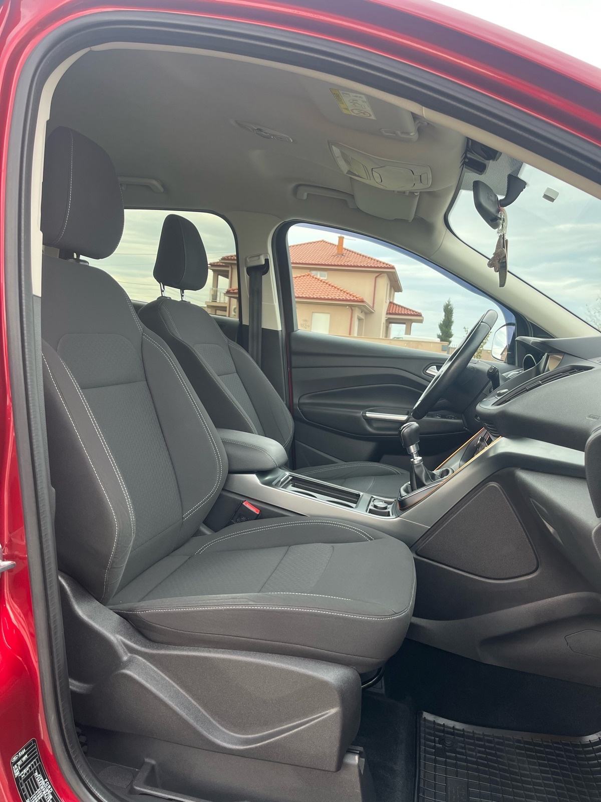 Ford Kuga 2,0 TDCi Titanium, fotografija 12