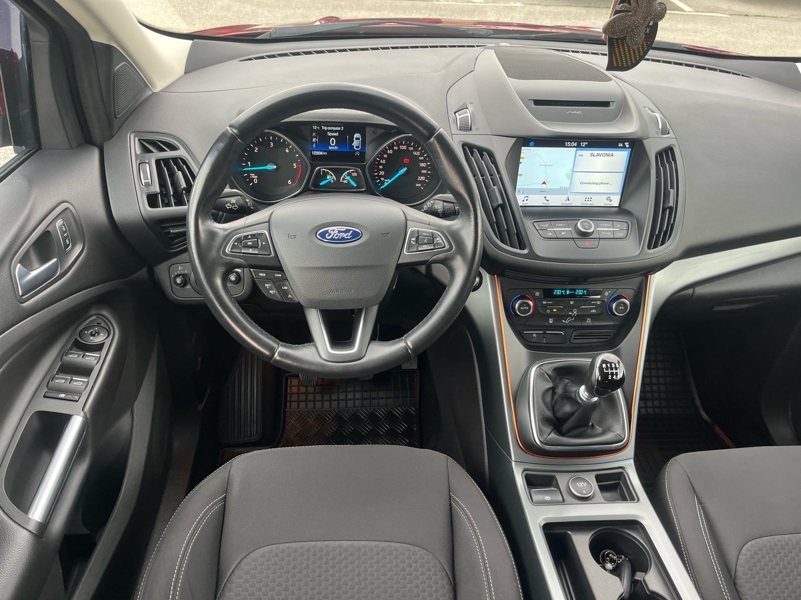 Ford Kuga 2,0 TDCi Titanium, fotografija 13