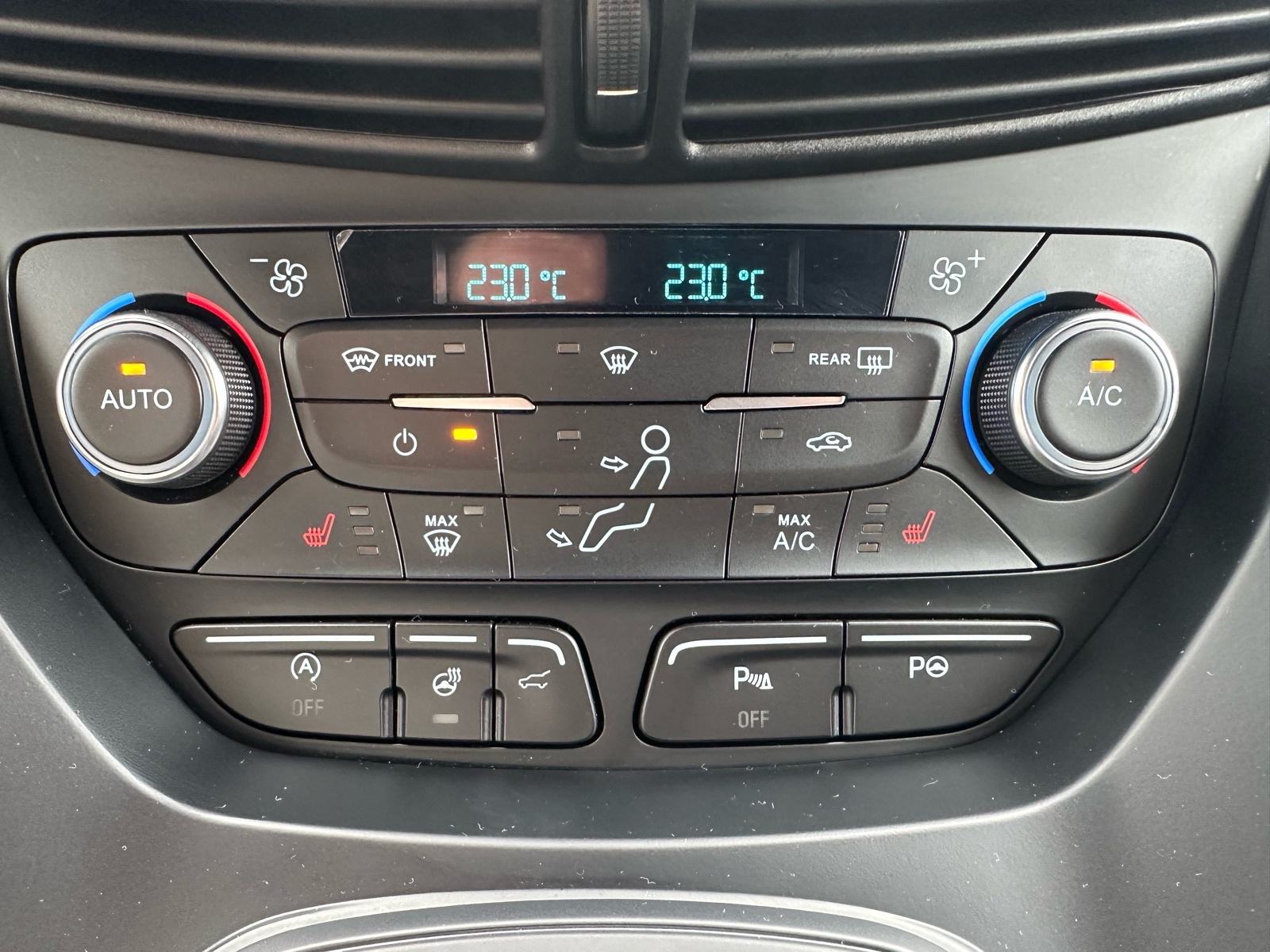 Ford Kuga 2,0 TDCI ST-LINE 4 WD POWERSHIFT AUTOMATIK, fotografija 11