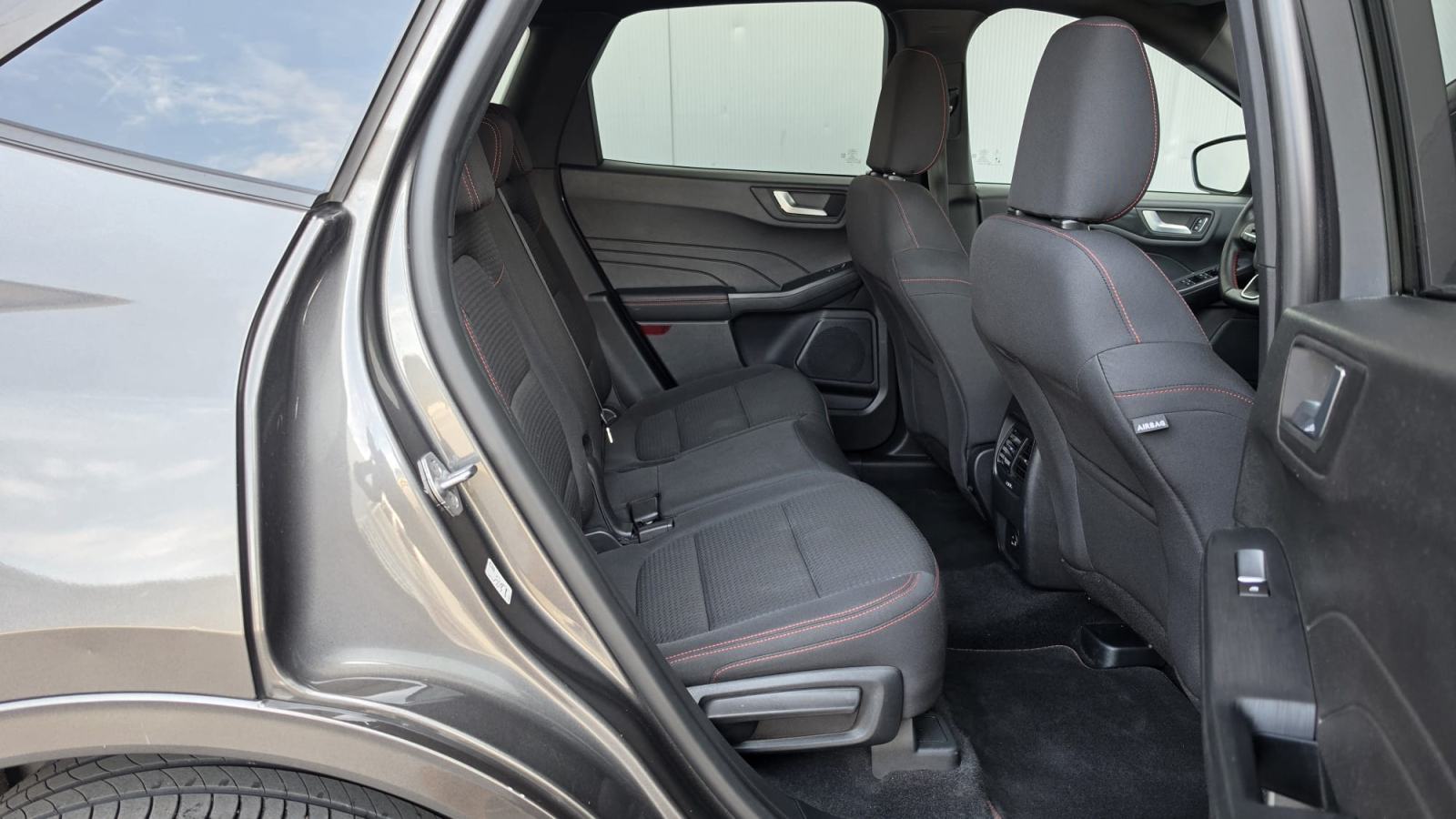 Ford Kuga 2,5 FHEV ( FULL HIBRID) ST-LINE, VIRTUAL, JAMSTVO, PDV, fotografija 9