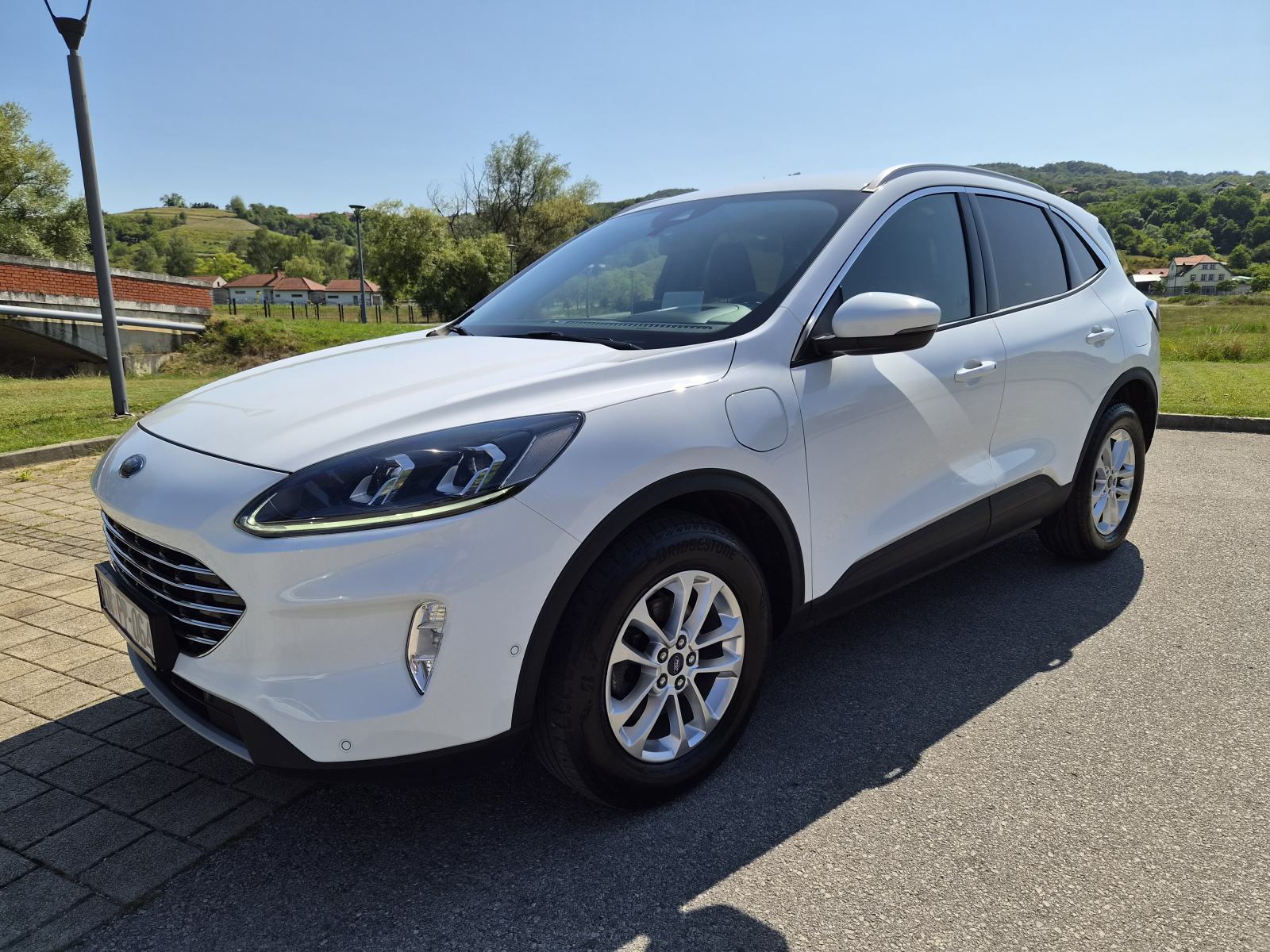 Ford Kuga 2,5 PHEV, 2022., TITANIUM, PLUG-IN HYBRID, AUTOMATIK, PDV, fotografija 2
