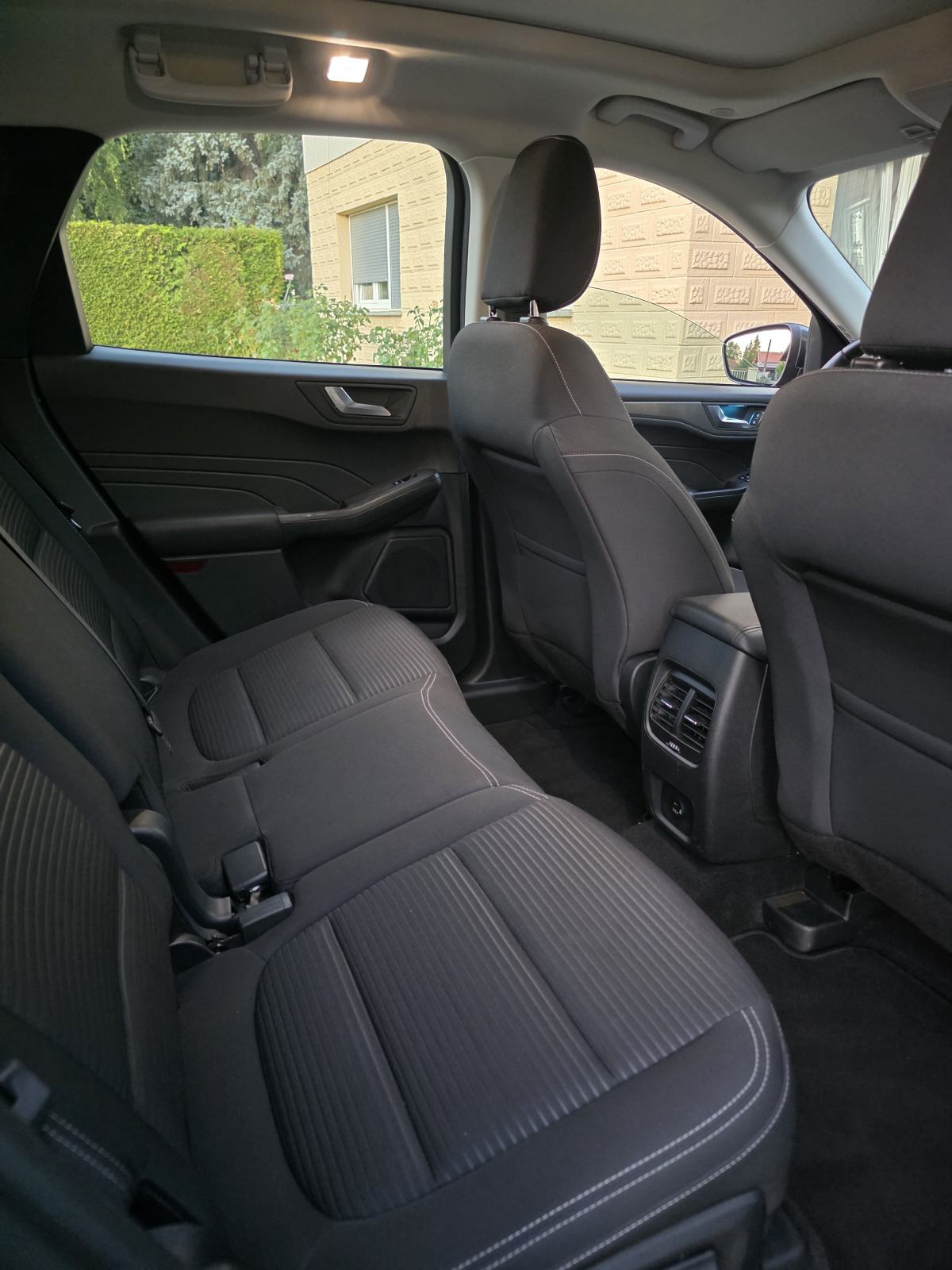 Ford Kuga 2.5 Plug in Hybrid Titanium *reg. godinu dana *besprijekoran, fotografija 18
