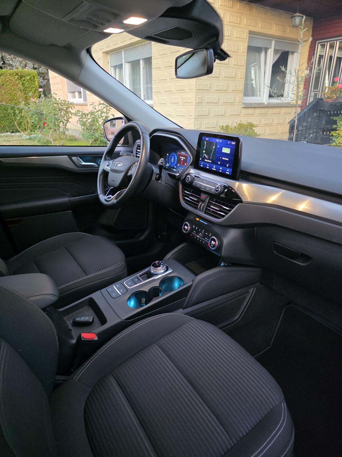 Ford Kuga 2.5 Plug in Hybrid Titanium *reg. godinu dana *besprijekoran, fotografija 13