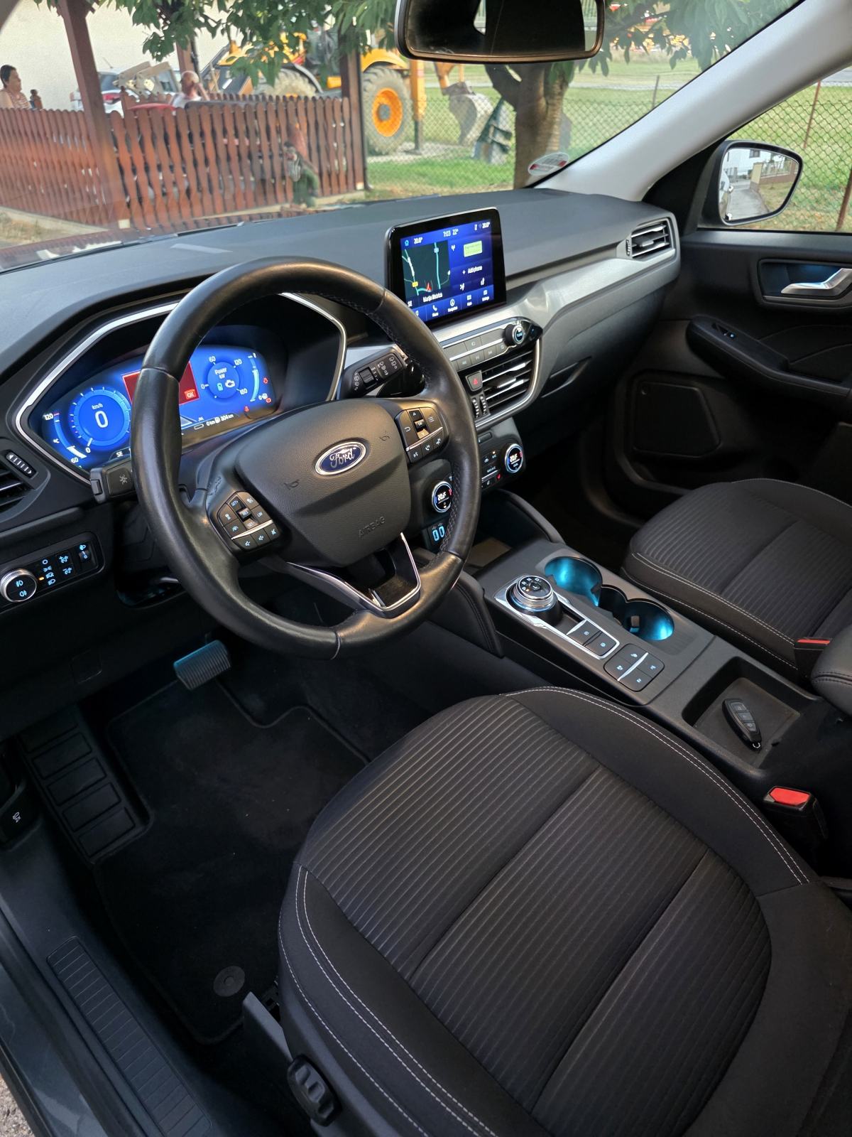 Ford Kuga 2.5 Plug in Hybrid Titanium *reg. godinu dana *besprijekoran, fotografija 15