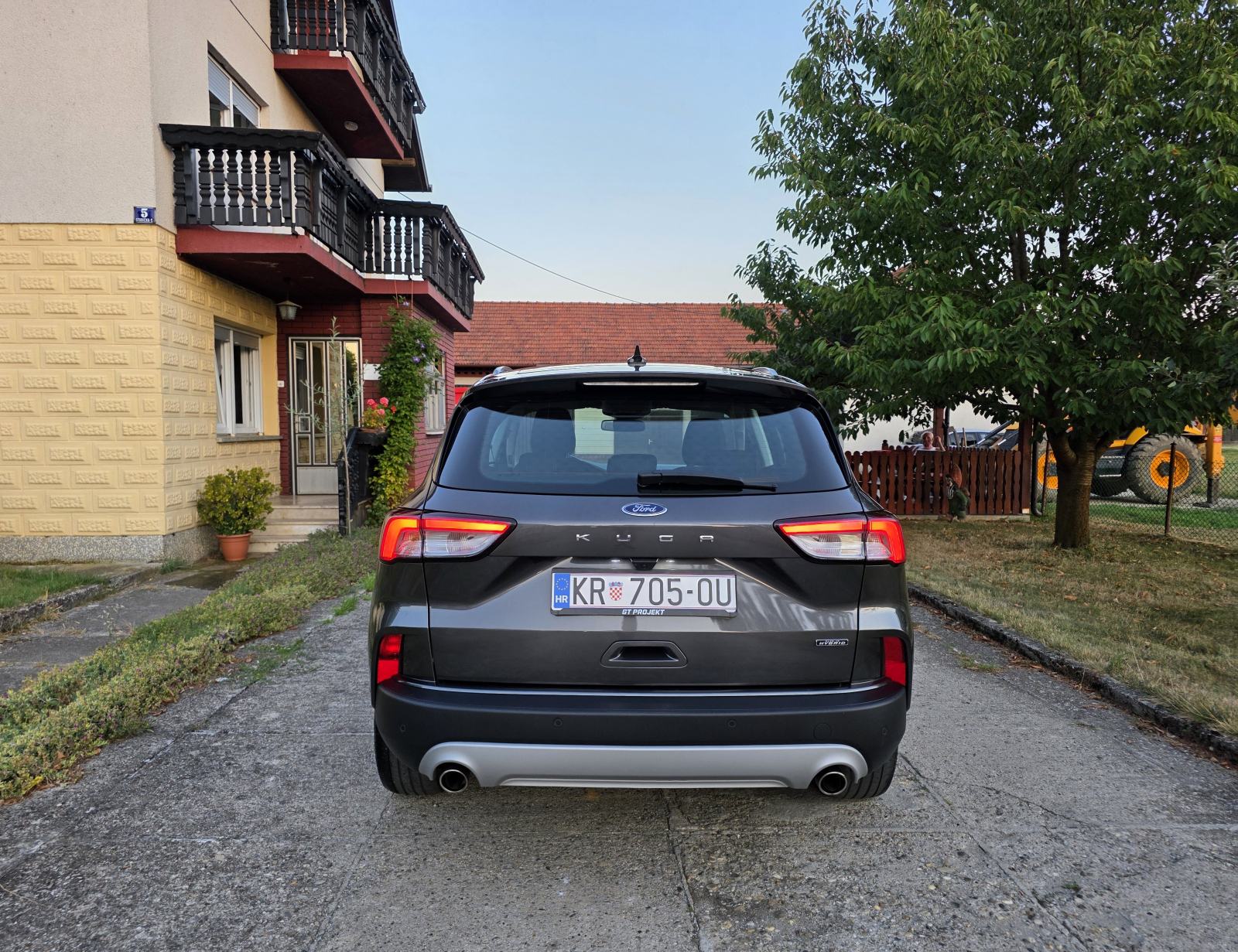Ford Kuga 2.5 Plug in Hybrid Titanium *reg. godinu dana *besprijekoran, fotografija 6