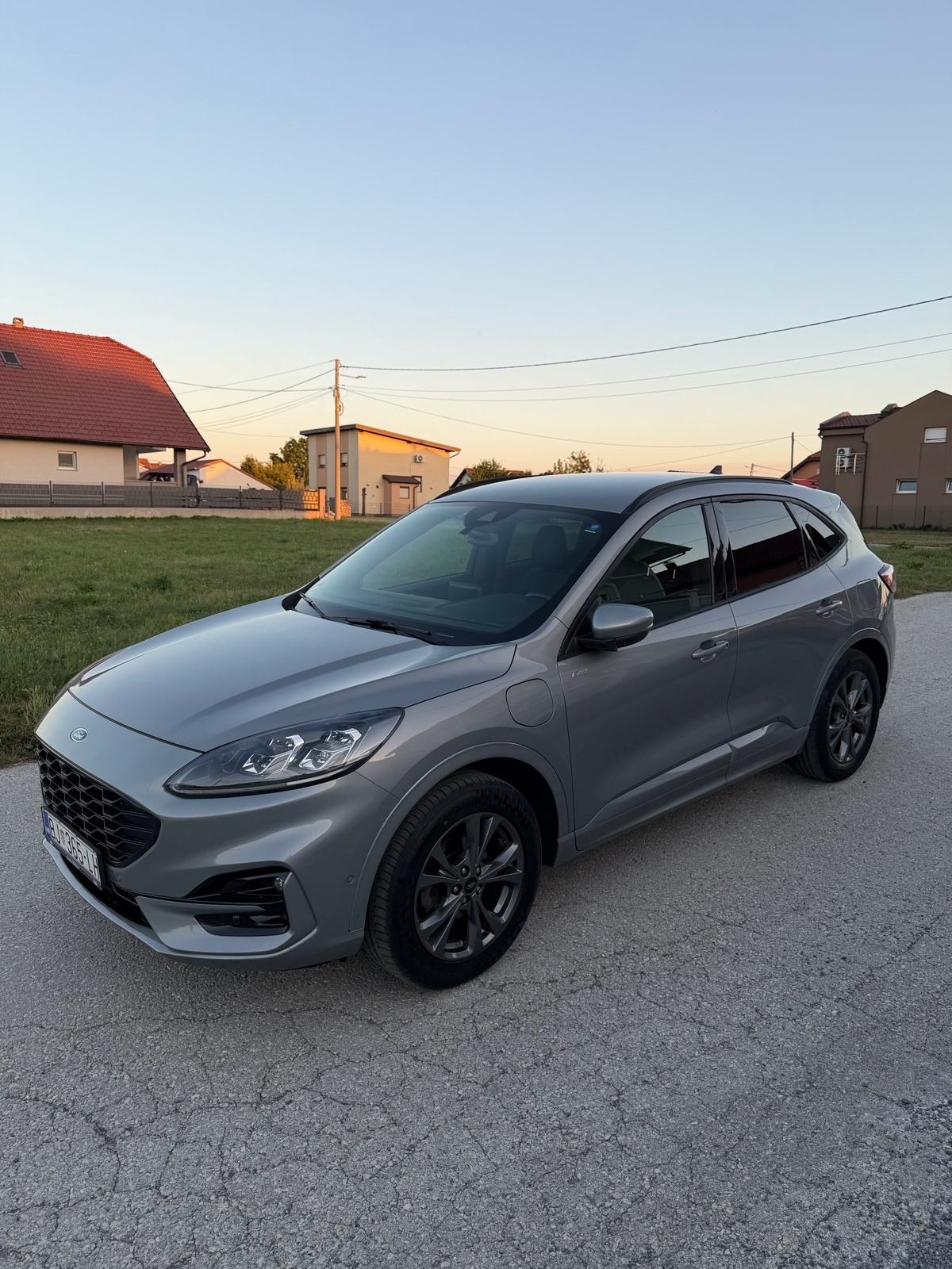 Ford Kuga 2,5 ST-line automatik, fotografija 1