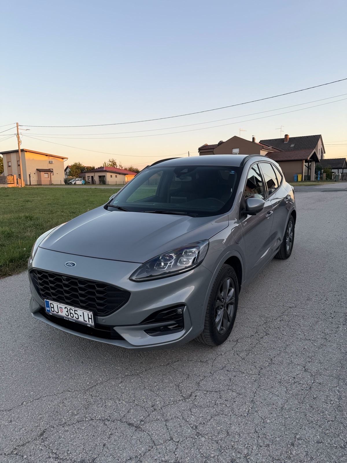 Ford Kuga 2,5 ST-line automatik, fotografija 3