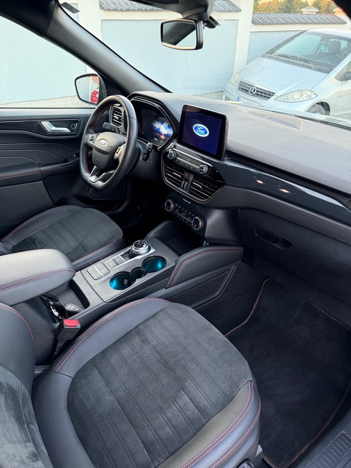 Ford Kuga 2,5 ST-line automatik, fotografija 10