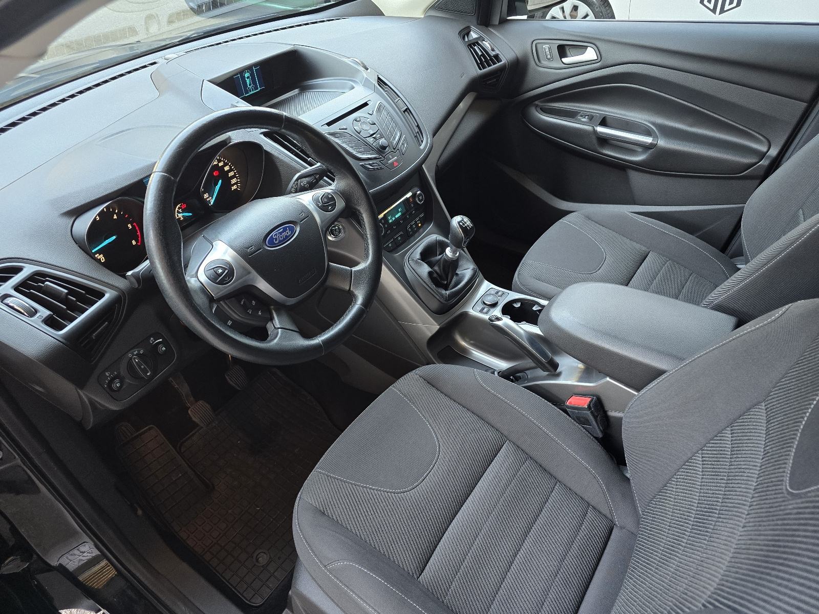 Ford Kuga 2,0 TDCi ⛔️SERVISIRAN+JAMSTVO⛔️, fotografija 13