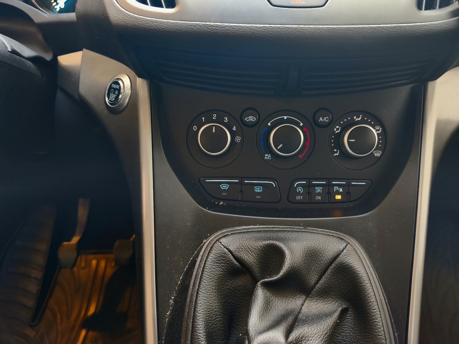 Ford Kuga 2WD 2,0, fotografija 9