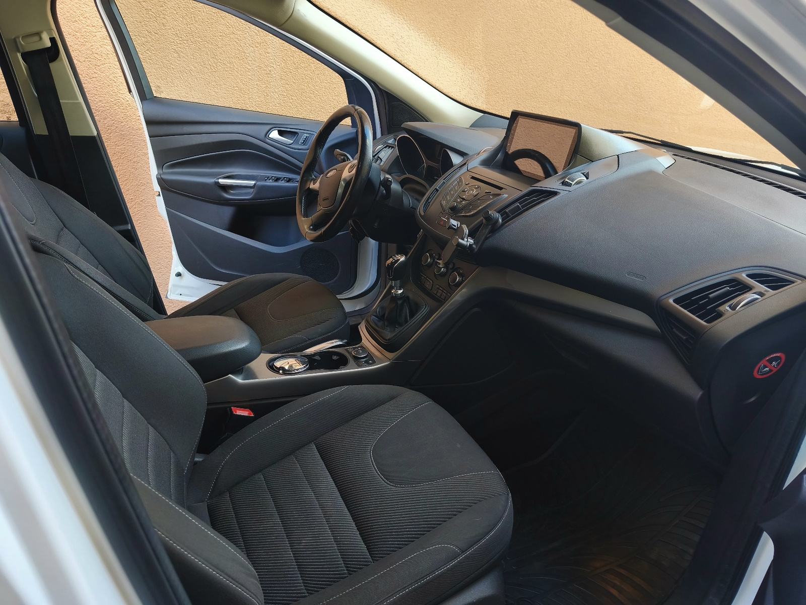 Ford Kuga 2WD 2,0, fotografija 12