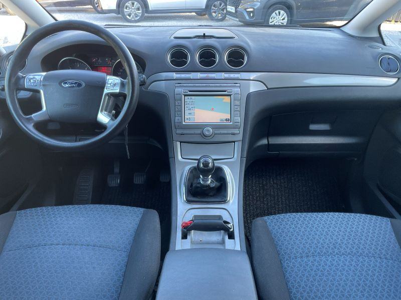 Ford S-Max 2,0 TDci*EDITION*NAPRAVLJEN VELIKI SERVIS*REG DO 02/2027, fotografija 8
