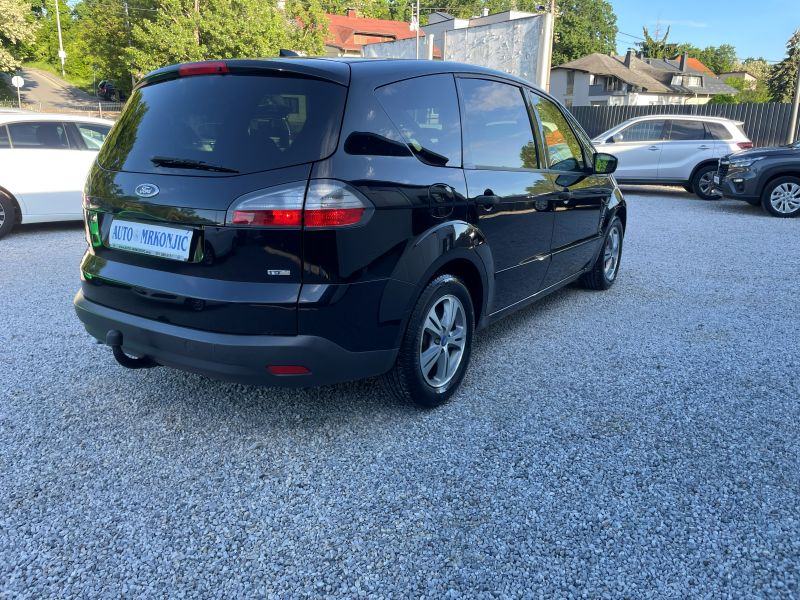 Ford S-Max 2,0 TDci*EDITION*NAPRAVLJEN VELIKI SERVIS*REG DO 02/2027, fotografija 6