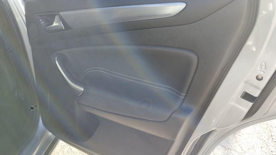 Ford Mondeo 1,6, fotografija 6