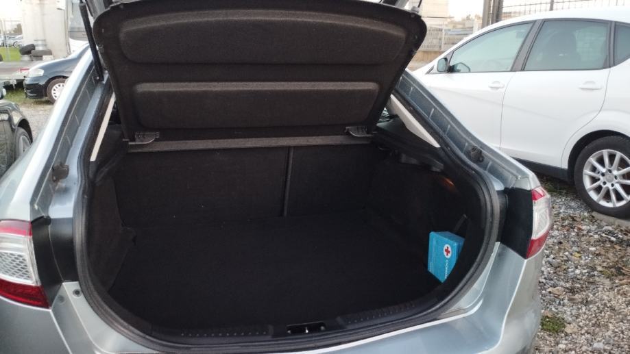 Ford Mondeo 1,6, fotografija 19