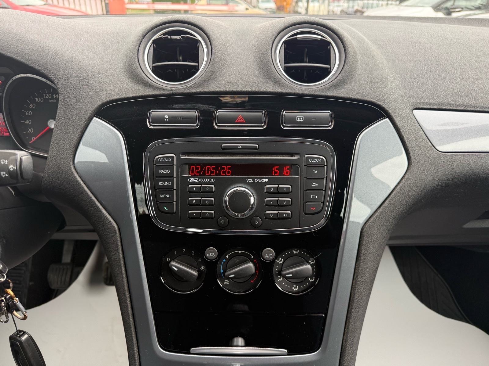 Ford Mondeo 1.6 TDCi - 2012.godina, Nije uvoz, 3.999 €, fotografija 16