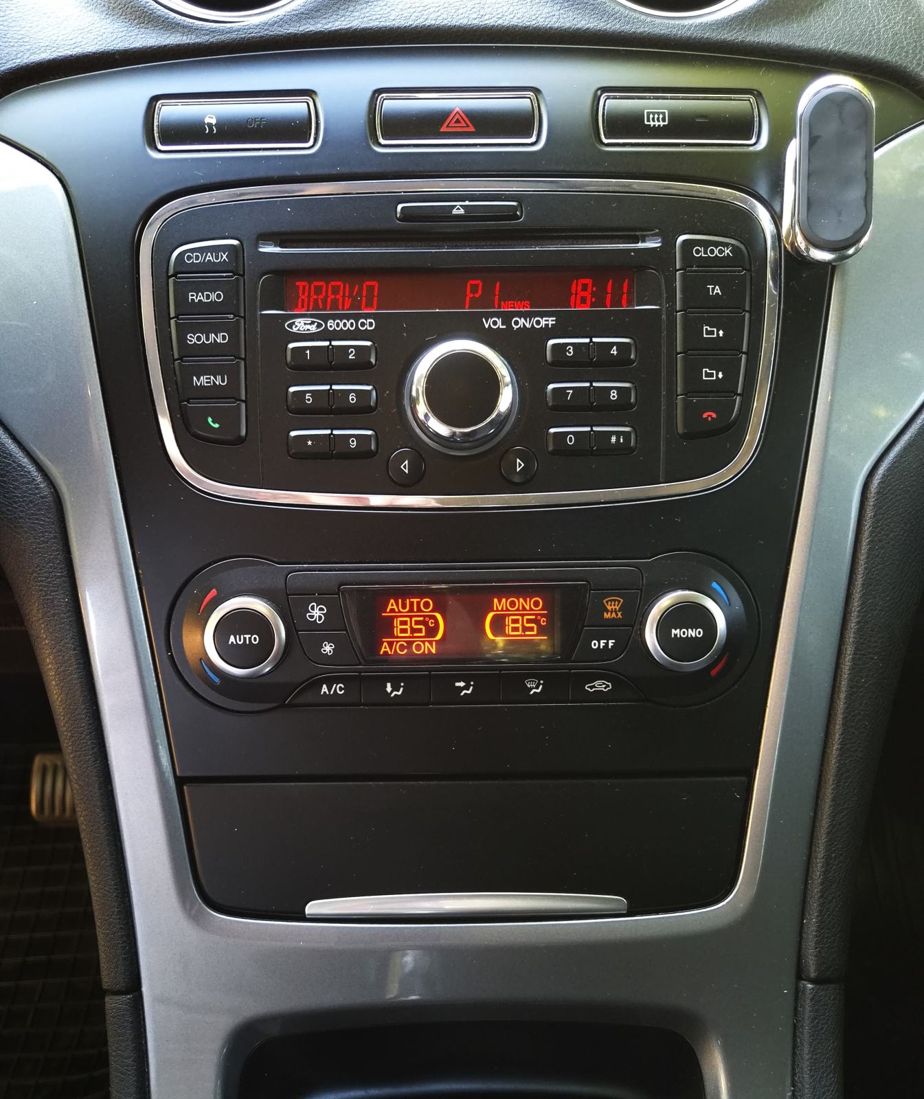 Ford Mondeo 1,6TDCI**DIG.KLIMA****EL.PODESIVA SJEDALA***TEMPOMAT****, fotografija 16