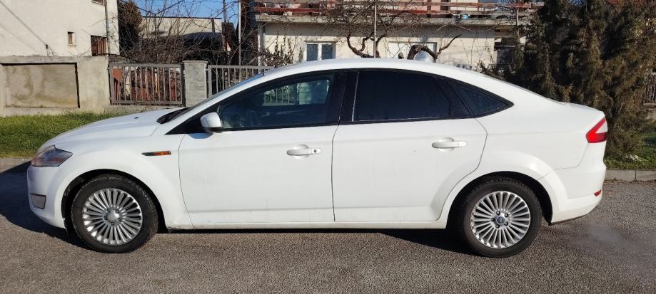 Ford Mondeo 1,8, fotografija 17