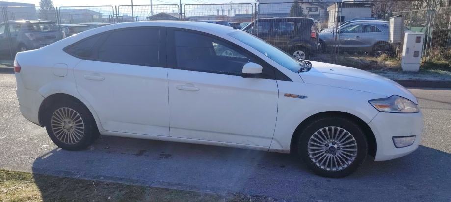 Ford Mondeo 1,8, fotografija 3