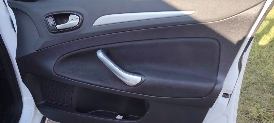 Ford Mondeo 1,8, fotografija 11