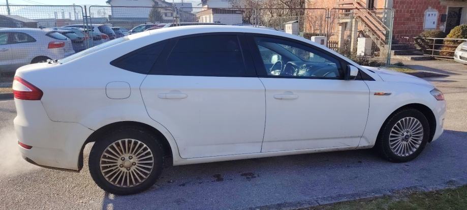 Ford Mondeo 1,8, fotografija 13
