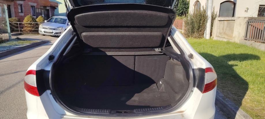 Ford Mondeo 1,8, fotografija 16