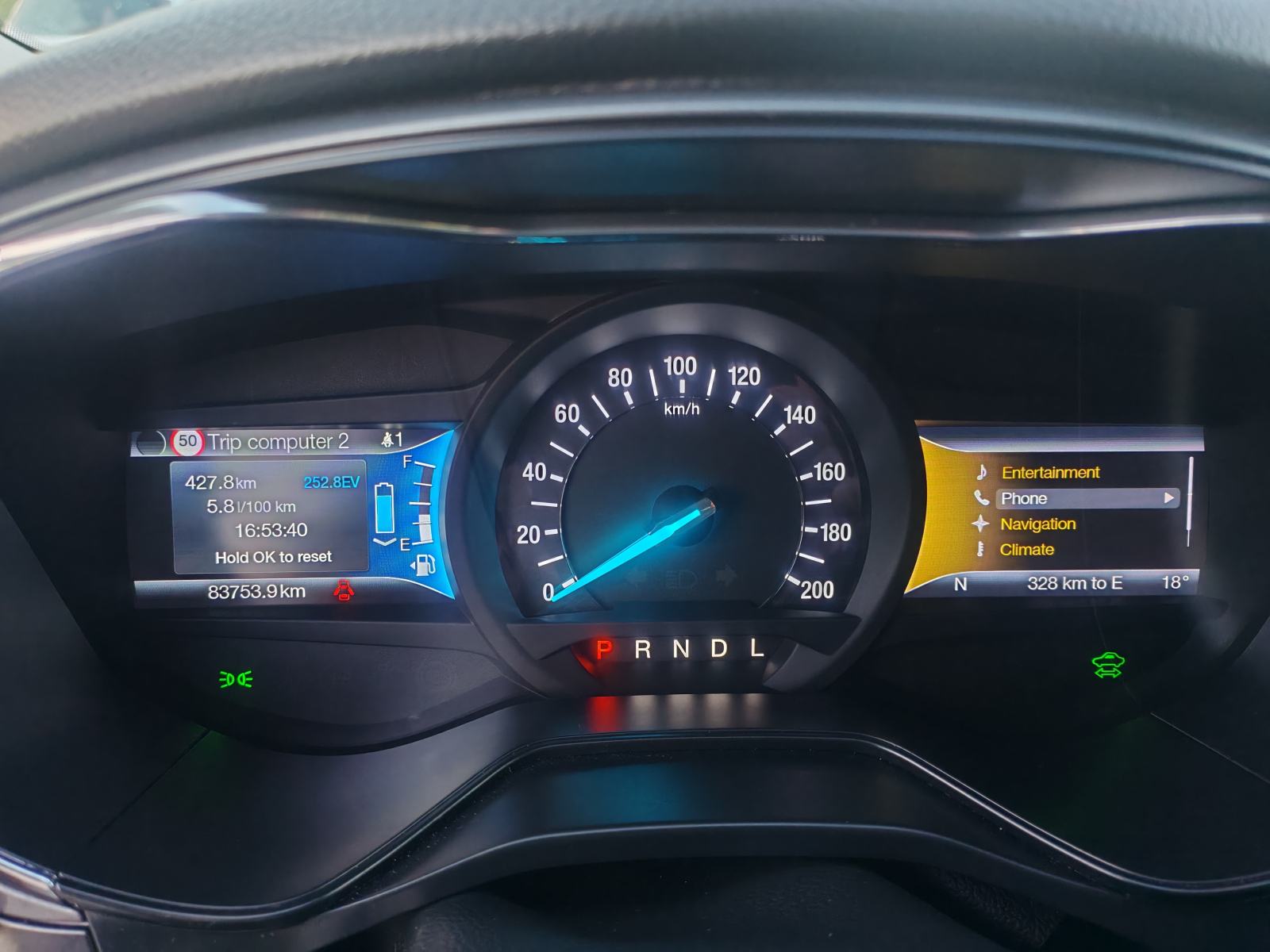 Ford Mondeo 2,0 Hybrid, fotografija 17