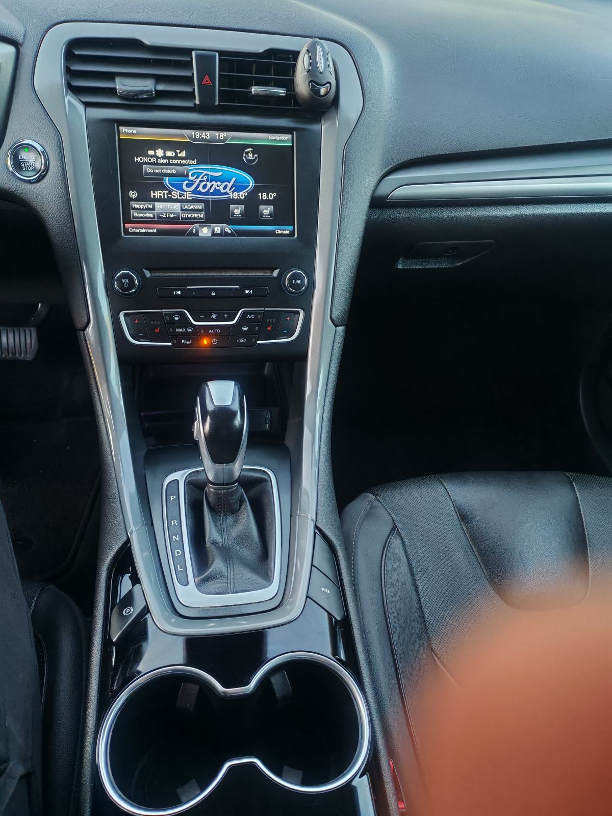Ford Mondeo 2,0 Hybrid, fotografija 19