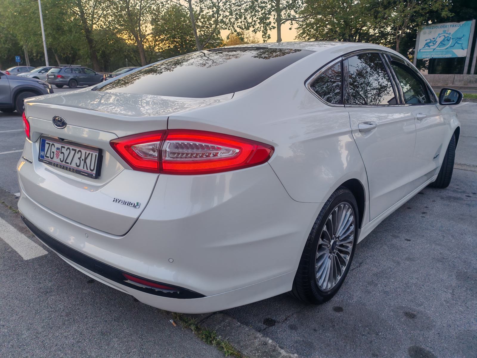 Ford Mondeo 2,0 Hybrid, fotografija 5
