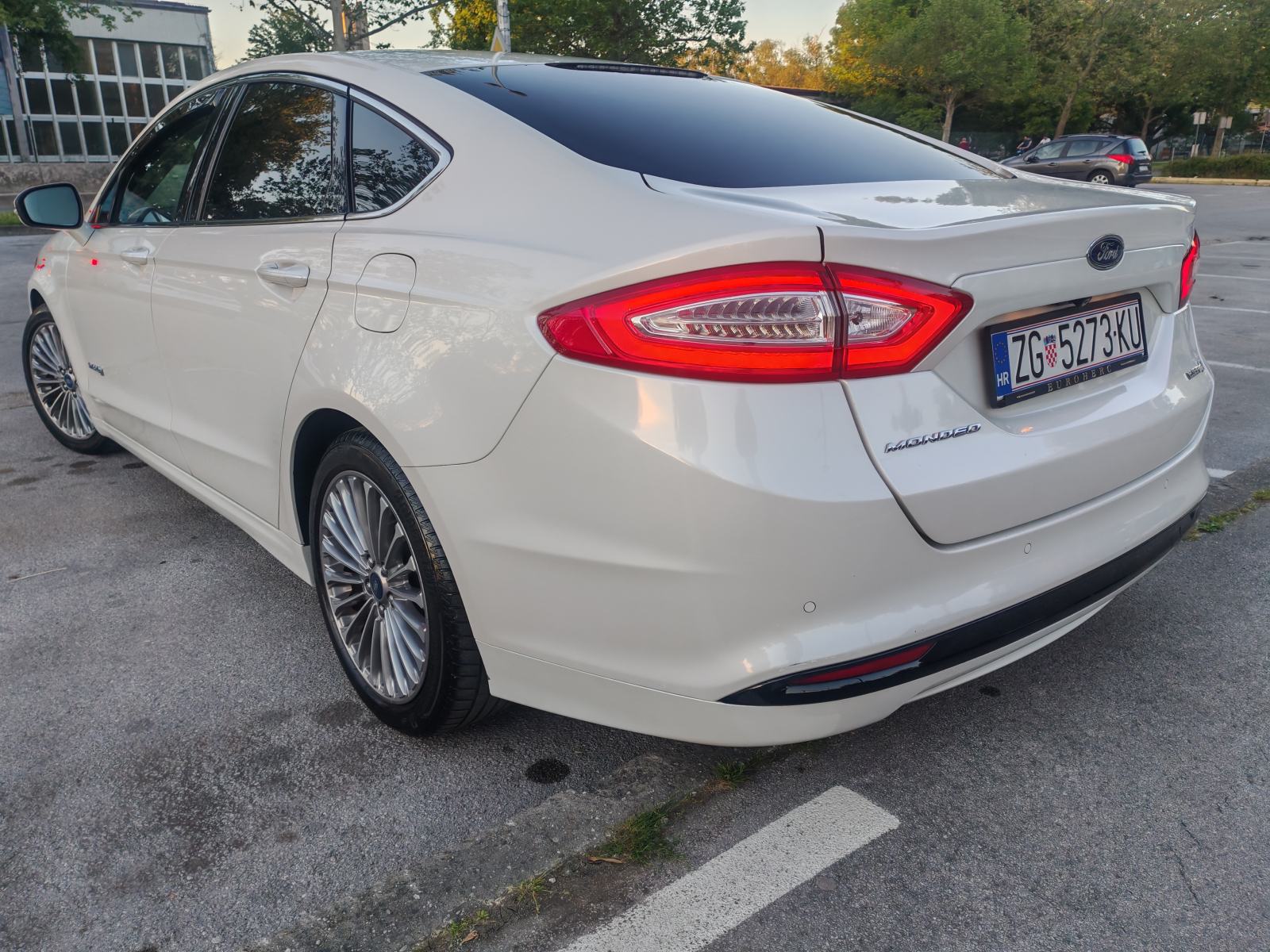 Ford Mondeo 2,0 Hybrid, fotografija 7